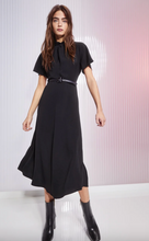 Lade das Bild in den Galerie-Viewer, Kleid mit Teilungsnähten

