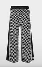 Lade das Bild in den Galerie-Viewer, Modell WUSU - Hose Knitted in Germany
