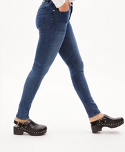 Lade das Bild in den Galerie-Viewer, Tillaa Jeans stone wash
