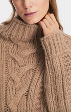Lade das Bild in den Galerie-Viewer, In Deutschland gestrickter Pullover mit Rollkragen
