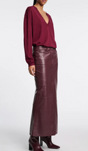 Lade das Bild in den Galerie-Viewer, DELICATE STATEMENTS pullover
