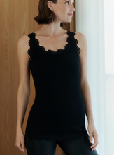 Lade das Bild in den Galerie-Viewer, Classic Silk Top
