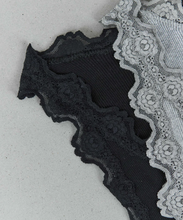 Lade das Bild in den Galerie-Viewer, Classic Silk Top
