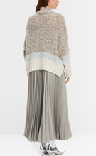 Lade das Bild in den Galerie-Viewer, Oversized Sweater Knitted in Germany
