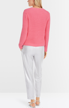 Lade das Bild in den Galerie-Viewer, Sweater mit V-Neck Knitted in Germany
