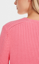 Lade das Bild in den Galerie-Viewer, Sweater mit V-Neck Knitted in Germany
