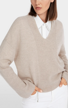Lade das Bild in den Galerie-Viewer, Flauschiger Kaschmirpullover
