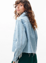 Lade das Bild in den Galerie-Viewer, Jeansbluse mit Struktur
