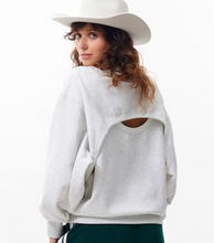 Lade das Bild in den Galerie-Viewer, Sweater mit offenem Rückendetail
