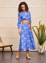Lade das Bild in den Galerie-Viewer, Azurit Kleid Ikat Blau
