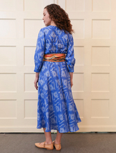 Lade das Bild in den Galerie-Viewer, Azurit Kleid Ikat Blau
