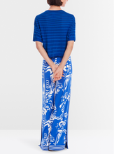 Lade das Bild in den Galerie-Viewer, Gestreifter Sweater - "Rethink Together"