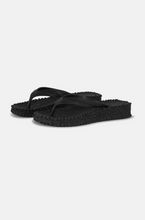 Lade das Bild in den Galerie-Viewer, Plateau Flip-Flops in vielen Farben
