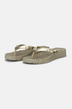 Lade das Bild in den Galerie-Viewer, Plateau Flip-Flops in vielen Farben
