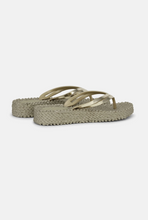 Lade das Bild in den Galerie-Viewer, Plateau Flip-Flops in vielen Farben
