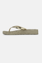 Lade das Bild in den Galerie-Viewer, Plateau Flip-Flops in vielen Farben

