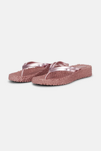 Lade das Bild in den Galerie-Viewer, Plateau Flip-Flops in vielen Farben
