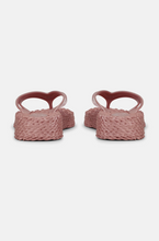 Lade das Bild in den Galerie-Viewer, Plateau Flip-Flops in vielen Farben
