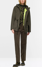 Lade das Bild in den Galerie-Viewer, Outdoor Jacke mit Kordelzug
