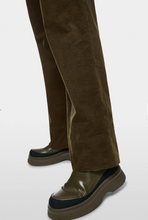 Lade das Bild in den Galerie-Viewer, Weite Cordhose WASHINGTON
