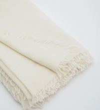 Lade das Bild in den Galerie-Viewer, Tibet  Cashmere-Schal in verschiedenen Farben
