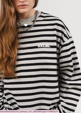 Lade das Bild in den Galerie-Viewer, Longsleeve Cropped Stripes KARO KAUER