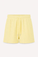 Lade das Bild in den Galerie-Viewer, Elow Piqué Shorts Butter Yellow
