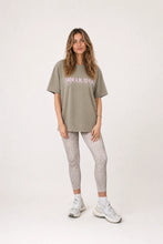 Lade das Bild in den Galerie-Viewer, BF T-Shirt AM to PM in 2 Farben