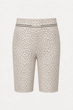 Lade das Bild in den Galerie-Viewer, Roxie Bike Shorts Micro Leo Beige