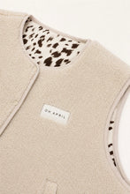 Lade das Bild in den Galerie-Viewer, Magnolia Reversible Fleece Vest zum Wenden Off White/Cow