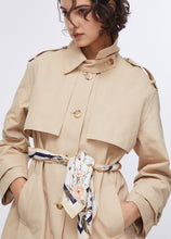 Lade das Bild in den Galerie-Viewer, Langer Trenchcoat mit Tuch Liu Jo