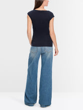 Lade das Bild in den Galerie-Viewer, Basic-Shirt mit weitem Ausschnitt in 3 Farben