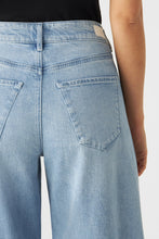 Lade das Bild in den Galerie-Viewer, ASH Barrel Leg Jeans in 2 Farben
