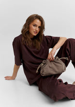 Lade das Bild in den Galerie-Viewer, Cool Companion Suede S - Mocha
