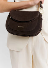 Lade das Bild in den Galerie-Viewer, Big Sister Suede Coffee
