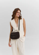 Lade das Bild in den Galerie-Viewer, Big Sister Suede  in 2 Farben