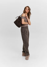 Lade das Bild in den Galerie-Viewer, Cool Companion Suede M - Coffee