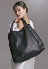 Lade das Bild in den Galerie-Viewer, Pretty Wonder L - Black