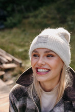 Lade das Bild in den Galerie-Viewer, Hey Beanie Mütze in in mehreren Farben