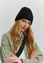 Lade das Bild in den Galerie-Viewer, Hey Beanie Mütze in in mehreren Farben