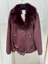 Lade das Bild in den Galerie-Viewer, Fake fur Jacke
