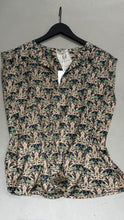 Lade das Bild in den Galerie-Viewer, Shirt Qualia Monarch Butterfly
