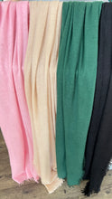 Lade das Bild in den Galerie-Viewer, Tuch Tibet uni 100% Cashmere in verschiedenen Farben
