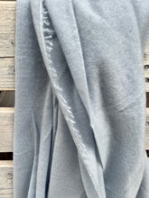 Lade das Bild in den Galerie-Viewer, Tibet  Cashmere-Schal in verschiedenen Farben
