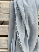 Lade das Bild in den Galerie-Viewer, Tibet  Cashmere-Schal in verschiedenen Farben
