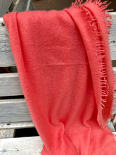 Lade das Bild in den Galerie-Viewer, Tibet  Cashmere-Schal in verschiedenen Farben
