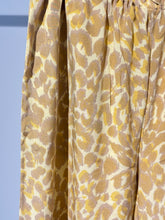 Lade das Bild in den Galerie-Viewer, Pants Kutai Crepe Cheetah