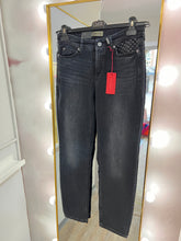 Lade das Bild in den Galerie-Viewer, Cambio Jeans Piper Short cozy soft mit Details 2 Farben
