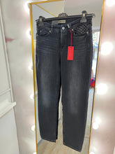 Lade das Bild in den Galerie-Viewer, Cambio Jeans Piper Short cozy soft mit Details 2 Farben NV

