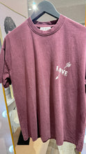 Lade das Bild in den Galerie-Viewer, Oversized graphic T-Shirt

